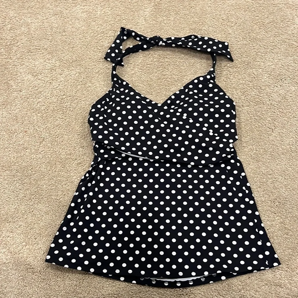 LANDS’ End womens polka dots tankini size 4.